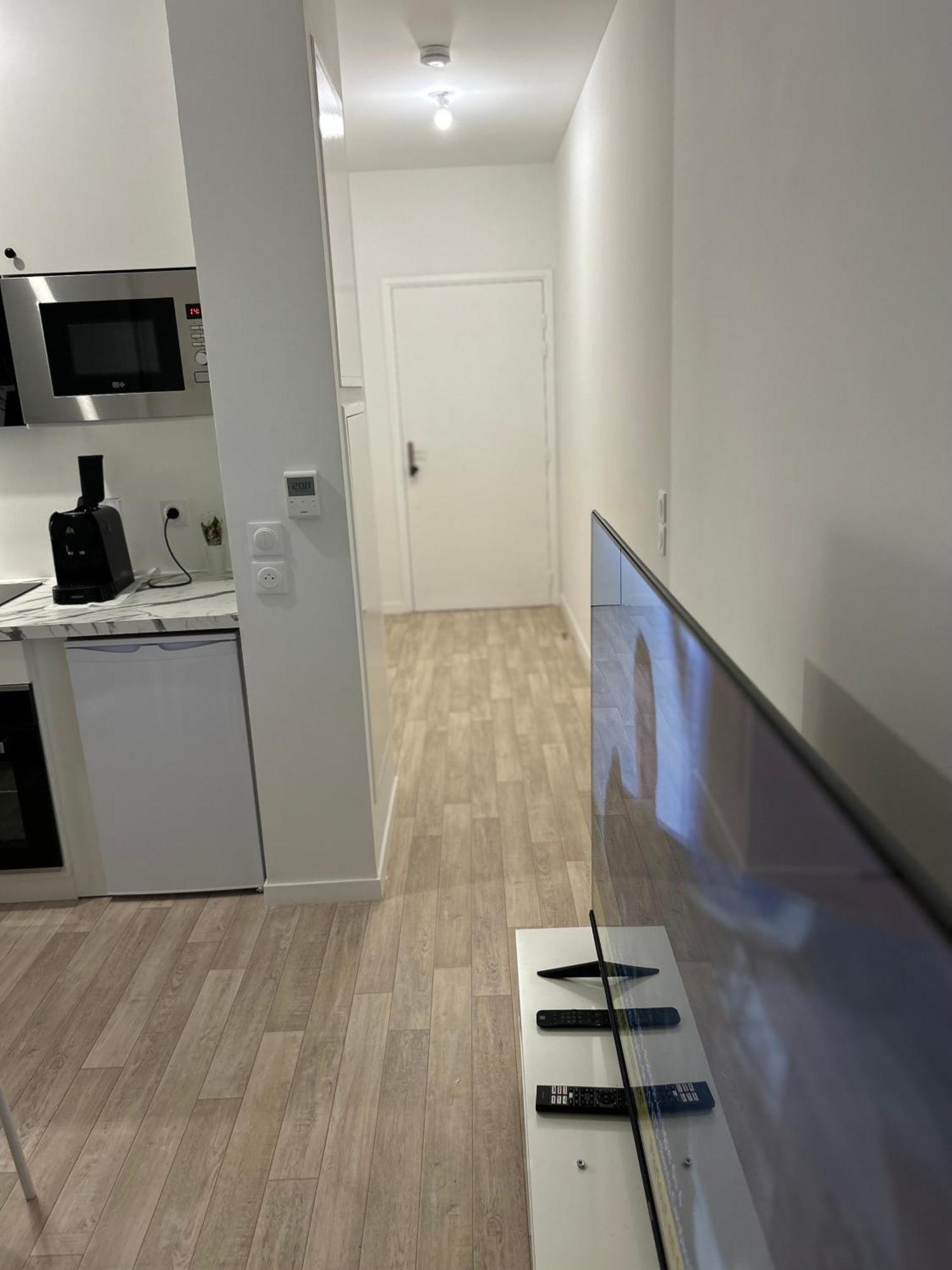 Studio Moderne Apartment Мелюн Екстериор снимка